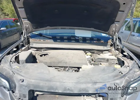 2019 Jeep Cherokee Latitude 4X4 z USA, uszkodzony, nr VIN 1C4PJMCX9KD104946